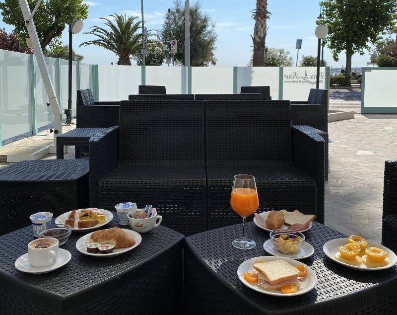 Hotel Petite Fleur อัลบา อาดริอาติกา ภายนอก รูปภาพ